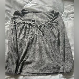 i’m selling a grey hollister crop top.
